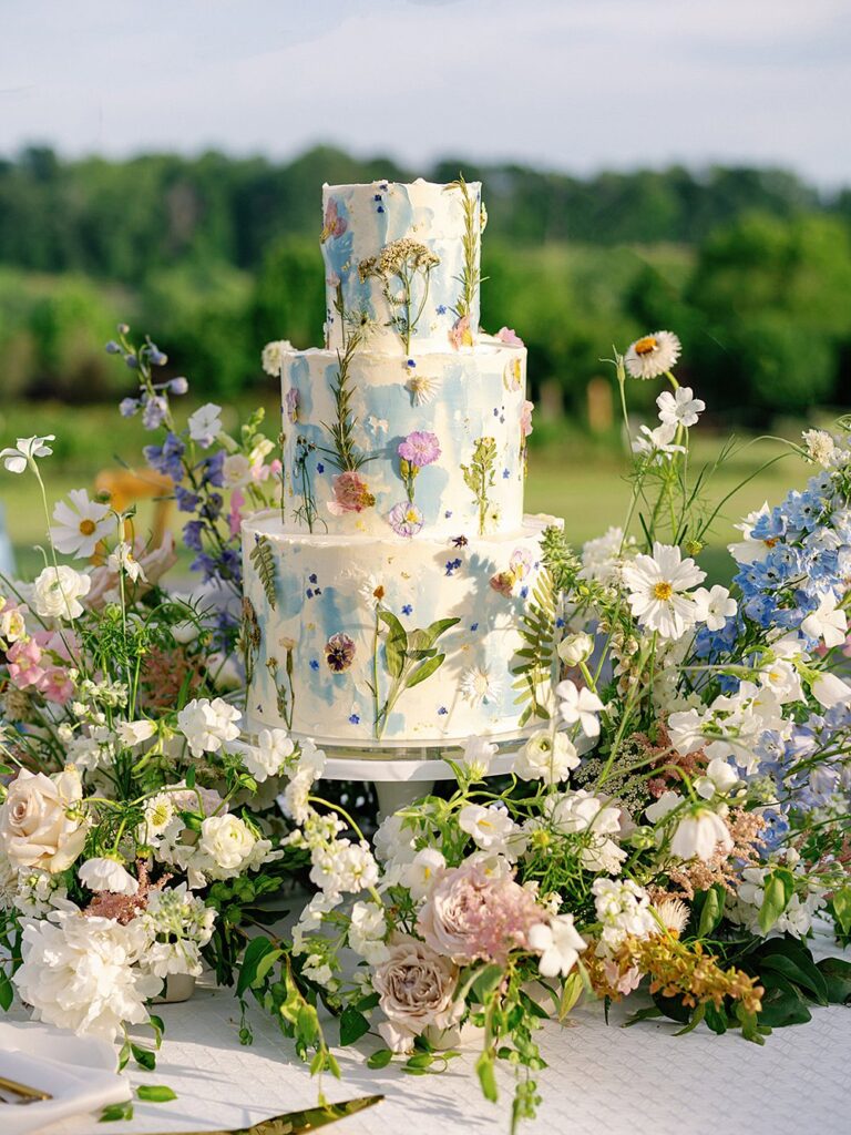 Trending Cake Designs for Luxury Weddings in Charlottesville